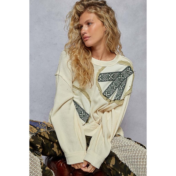 POL Cream Peace Patch Vintage Washed Waffle Knit Top Relaxed Fit - Picture 3 of 10